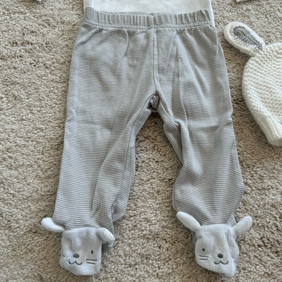 6M Bunny Carter’s Baby Clothes 1 Onesie, 1 Bunny Beanie Hat, 1 Pants - Picture 7 of 12